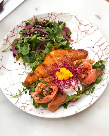 Salmon croissant, Oma Beaurepaire