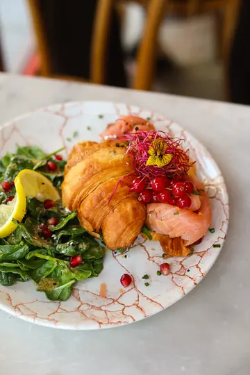 Croissant saumon, Oma Beaurepaire