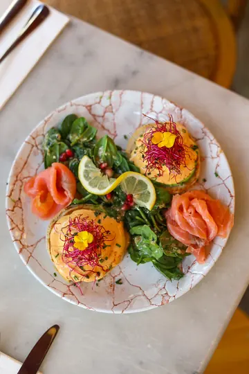 Egg Benedict saumon, Oma Beaurepaire