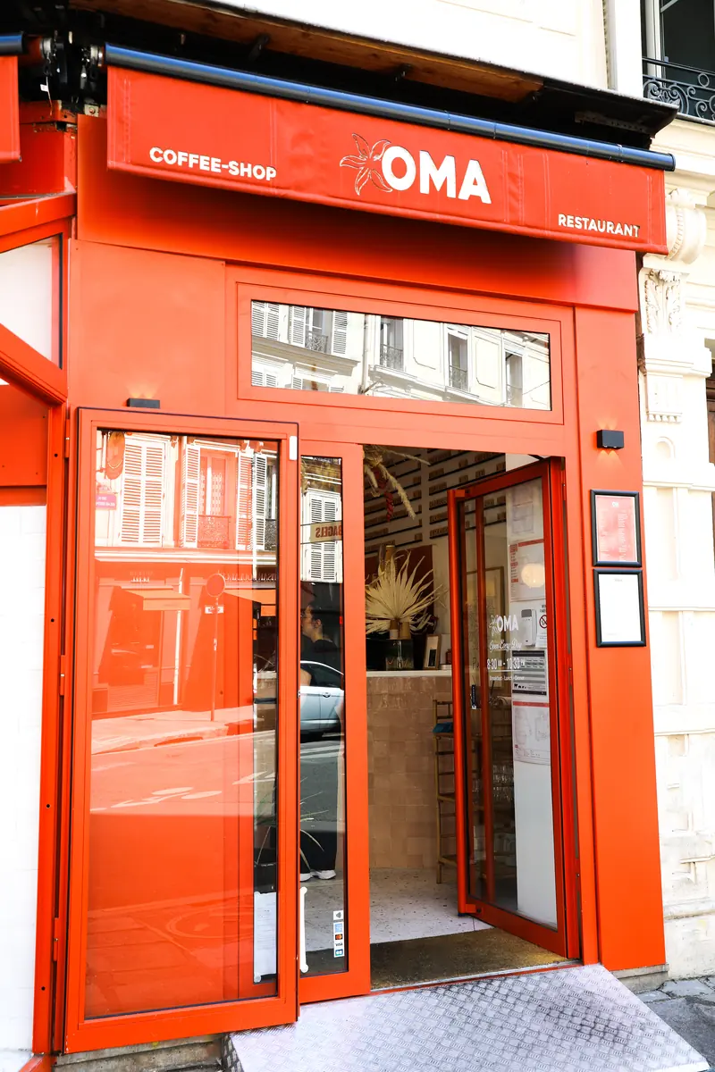 La façade orange d'Oma Beaurepaire au 6 rue Beaurepaire, Paris 10