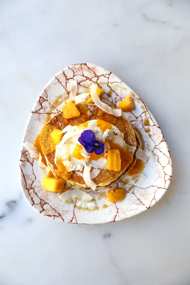 Pancakes mangue passion coco, brunch halal Paris 10